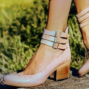 Brand New Freebirds!!! Randi size 9